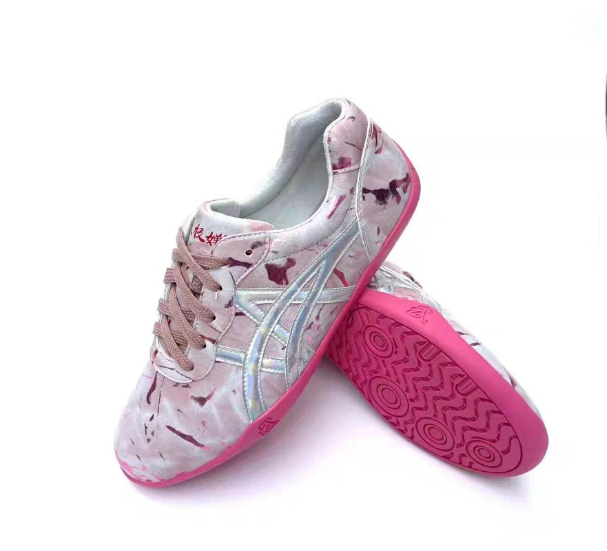คลาสสิคแบรนด์รองเท้าศิลปะการต่ - Women'S Shoes Vs Men'S Size บทวิจารณ์และราคา